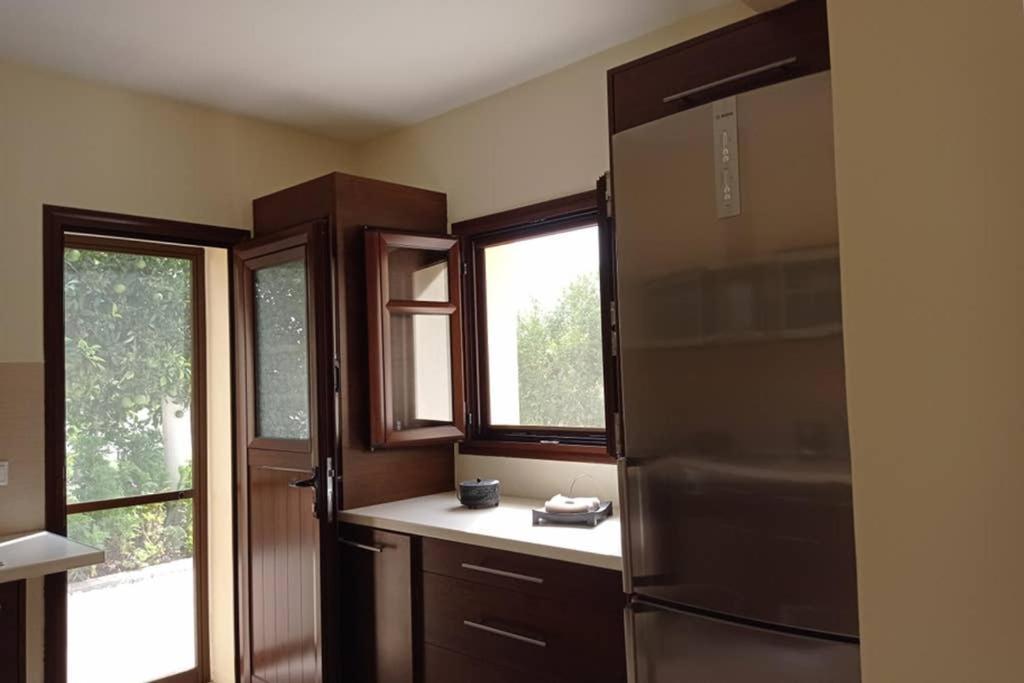 Afroditis'S & Makis'S Apartment Леонидион Экстерьер фото